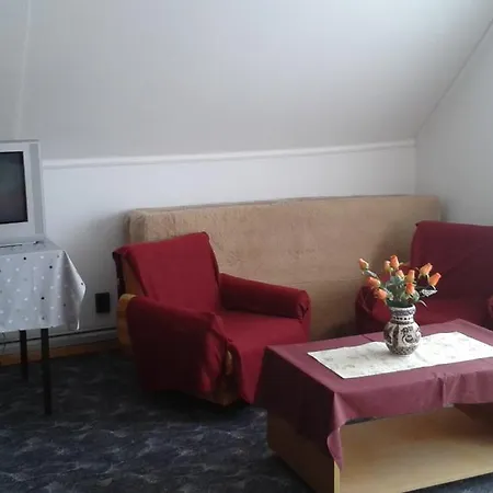 Piheno Apartman Apartman *